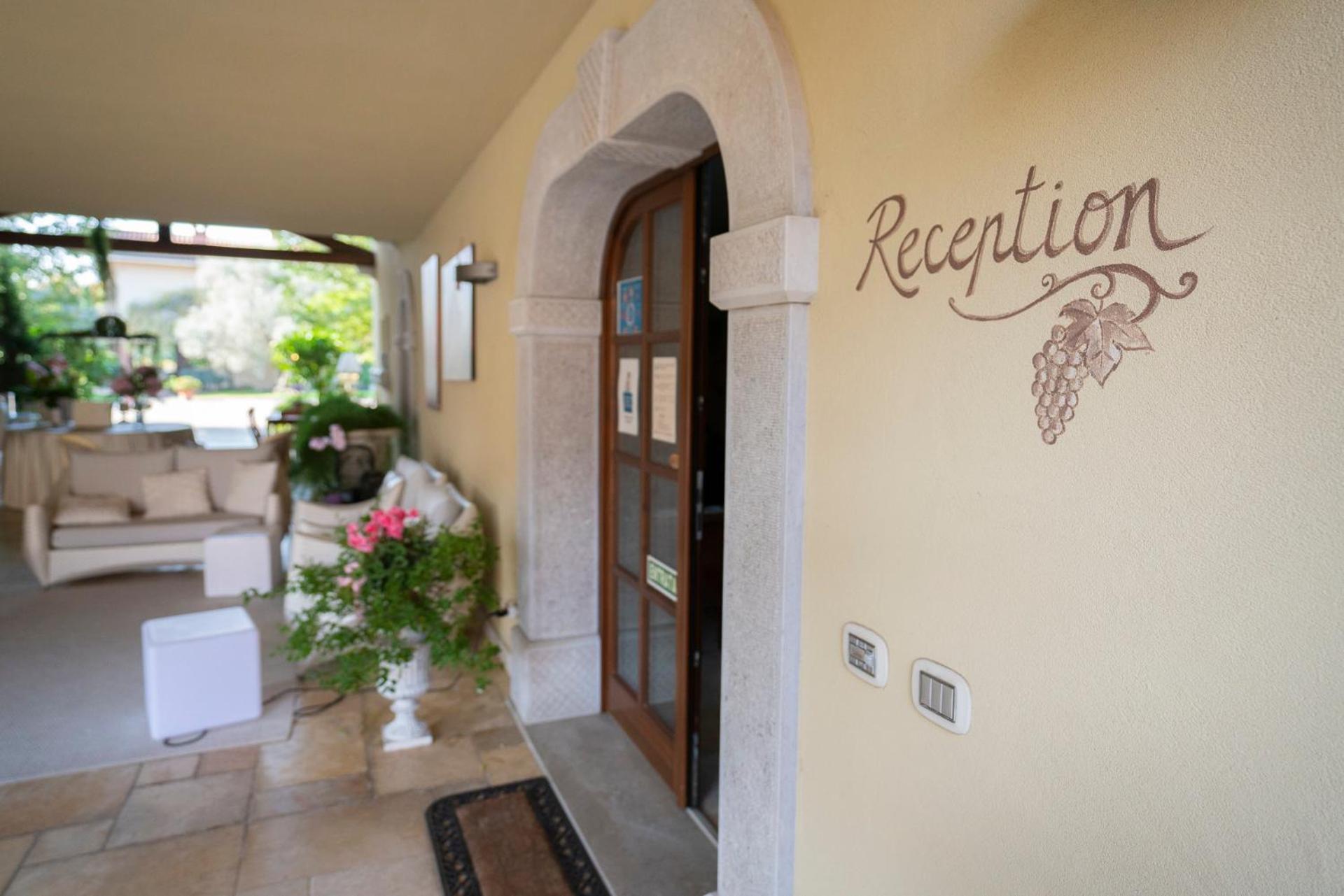 Wine Resort Luisa Mariano del Friuli Екстериор снимка